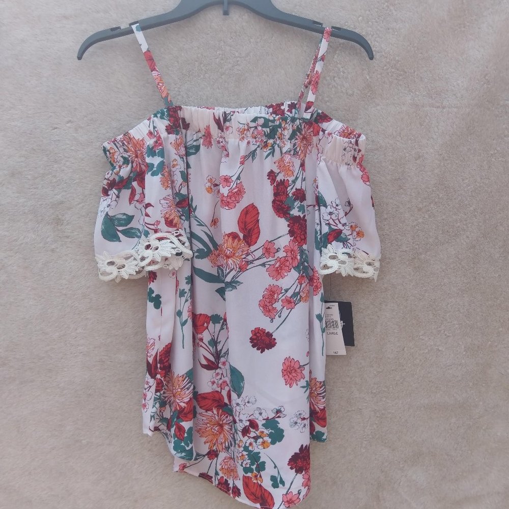 Off shoulder rose patterned blouse